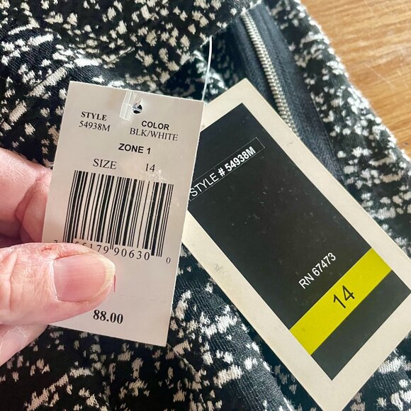 Julian Taylor Black White Fit & Flare Dress NWT Size 14 Zip Accent - Picture 12 of 13